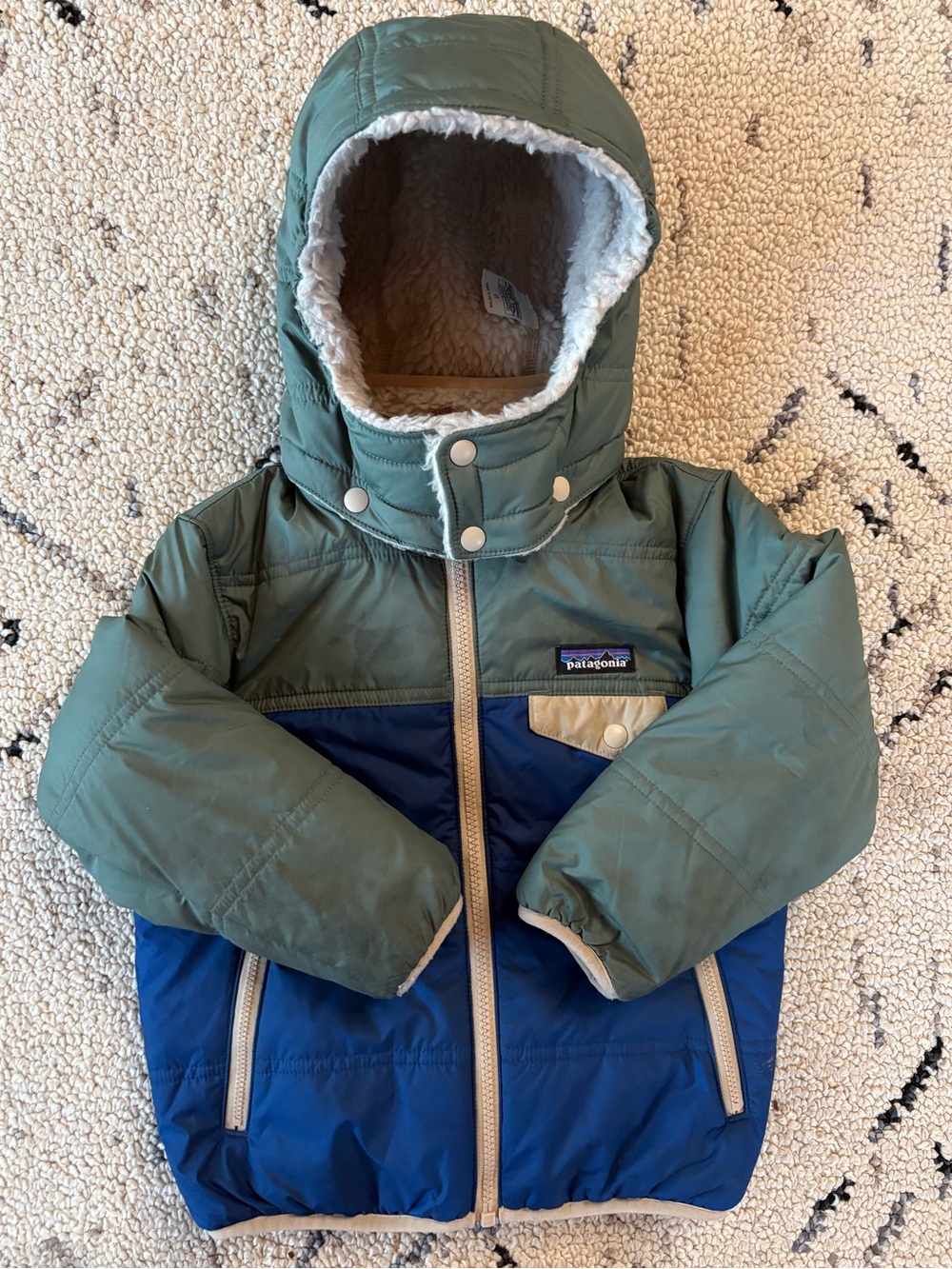 Patagonia kids puffer jacket (4T) EUC
